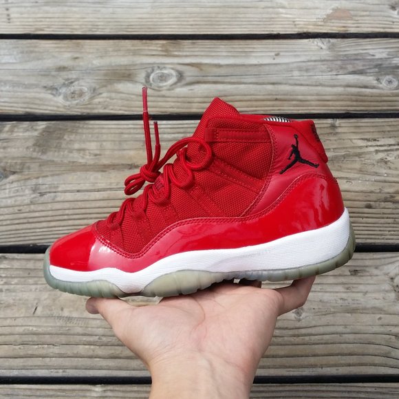 size 4 nike air jordan xi shoes